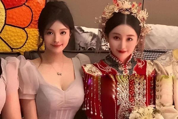 Tranh bó hoa cưới, 3 phù dâu quyết chiến trên sàn nhà, tóc tai rũ rượi-3