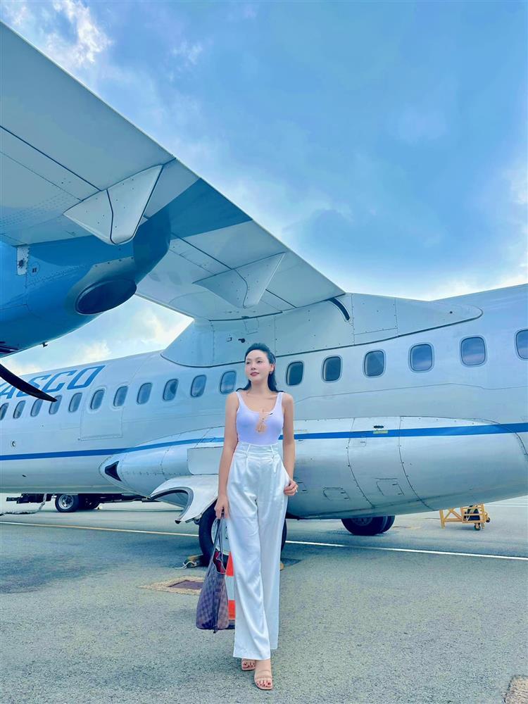 Đời thực của Huyền Trang Biệt Dược Đen, từng đóng cảnh nóng với Việt Anh-10