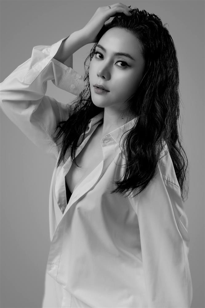 Đời thực của Huyền Trang Biệt Dược Đen, từng đóng cảnh nóng với Việt Anh-9