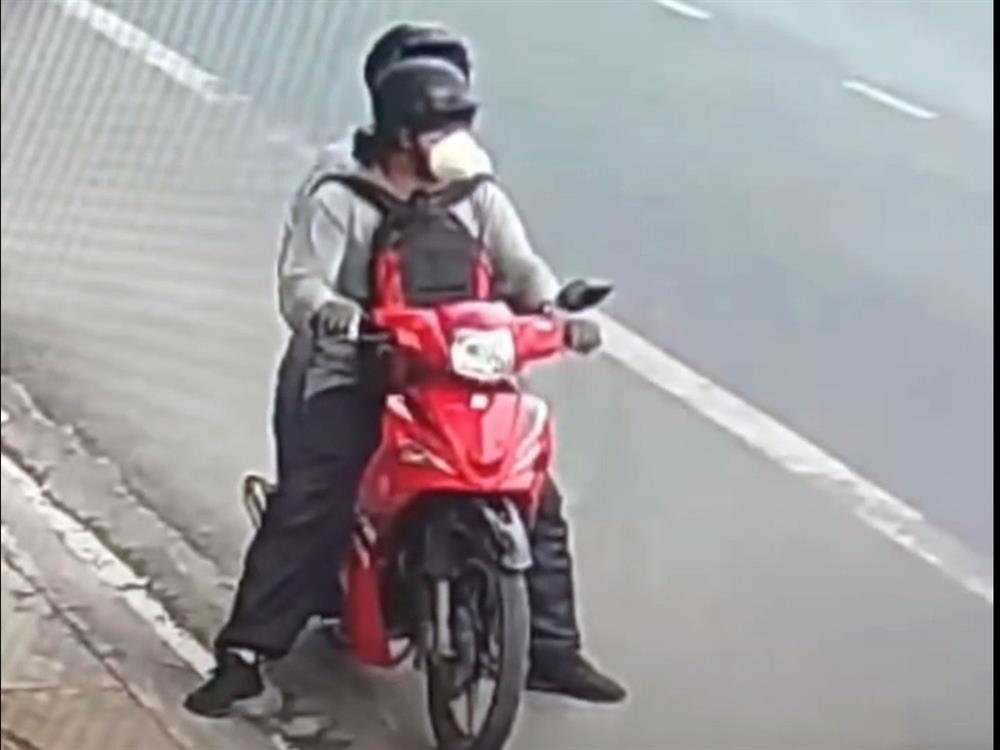Vụ cướp tiệm vàng ở Khánh Hòa: 2 đối tượng có 3 súng, khả năng đội tóc giả-1