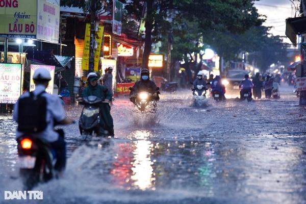 Mưa lớn lan rộng khắp 3 miền trên cả nước-1