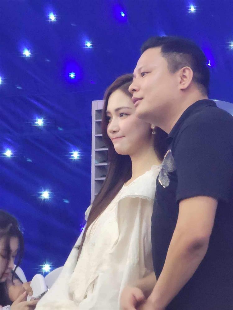 Hòa Minzy dự cưới Đình Trọng, đọ sắc cùng dàn WAG Việt-1