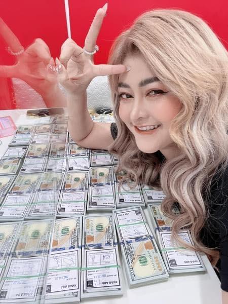 Hình ảnh hiện tại gây ngỡ ngàng của nữ triệu phú từng khoe nhiều tiền và siêu xe-1