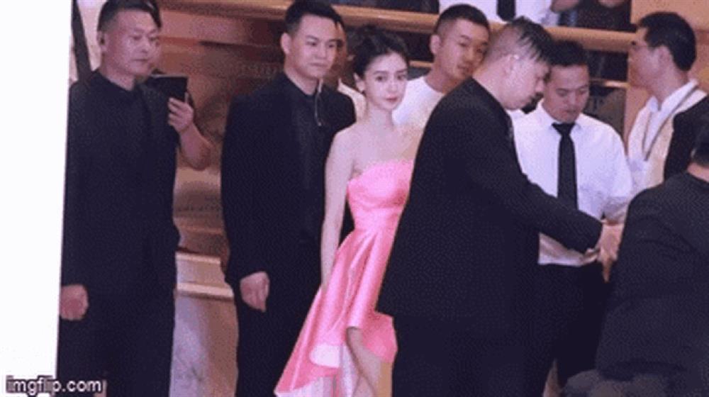 Kiêu sa như búp bê sống, bà mẹ một con Angelababy hút mọi ánh nhìn-2