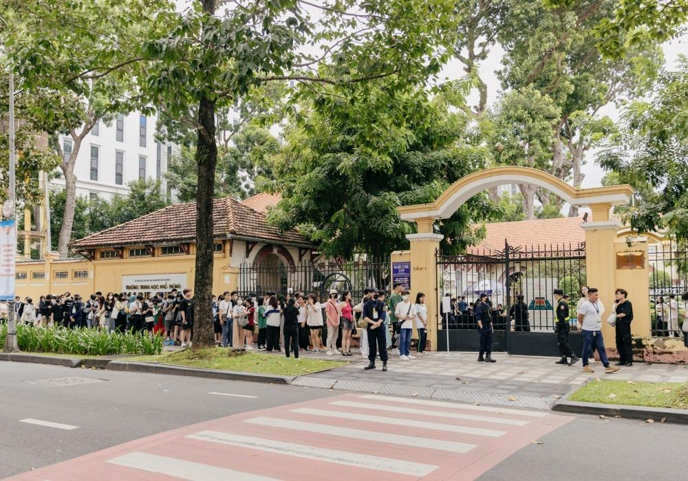 Dàn sao Việt cùng 3.000 khán giả đội mưa xem Phương Mỹ Chi hát-4