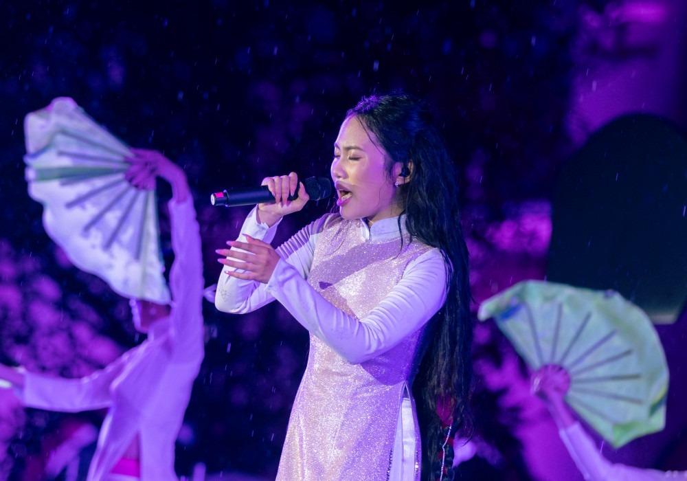 Dàn sao Việt cùng 3.000 khán giả đội mưa xem Phương Mỹ Chi hát-8