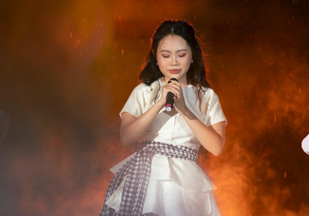 Dàn sao Việt cùng 3.000 khán giả đội mưa xem Phương Mỹ Chi hát-9
