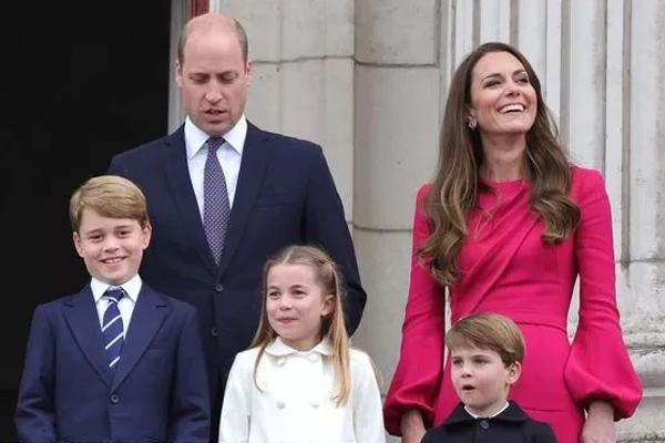 Vương phi Kate bỏ lỡ sự kiện quan trọng của chồng ở Singapore, hé lộ về tương lai của con trai cả George-5