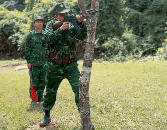 Việt Anh căng thẳng khi bắn đạn thật ở Cuộc chiến không giới tuyến-3