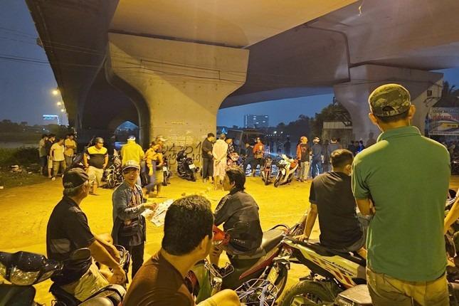 Sau phát hiện bé gái tử vong trên sông Sài Gòn, thấy thi thể người mẹ gần đó-2