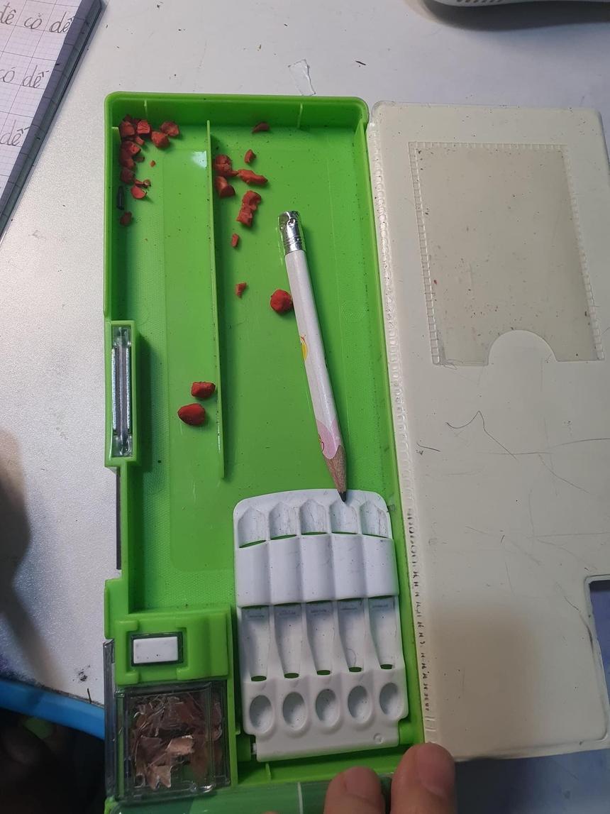 Mẹ kiểm kê tài sản của con học lớp 1 sau 3 tuần, hội phụ huynh cười ra nước mắt vì đồng cảm-1