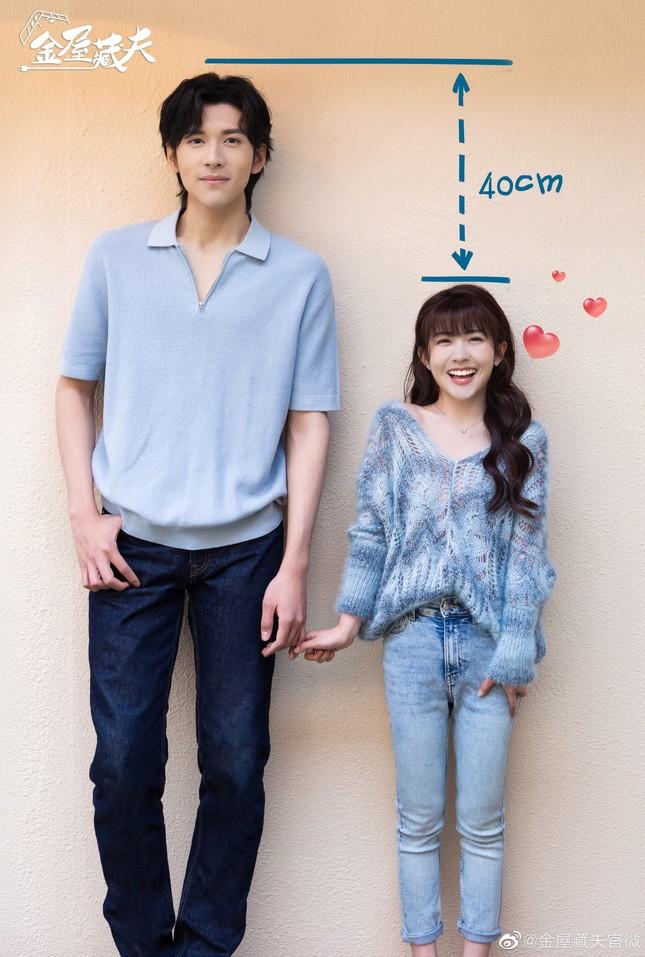 Phim ngôn tình thần tượng bị chỉ trích vì cảnh phim và lời thoại 18+-5