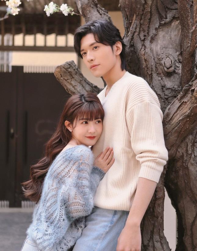 Phim ngôn tình thần tượng bị chỉ trích vì cảnh phim và lời thoại 18+-6