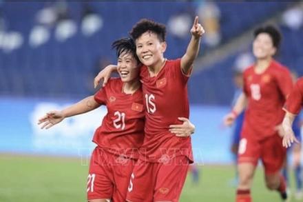 ASIAD 19: Thắng đậm Bangladesh, cơ hội đi tiếp rộng mở với Đội tuyển bóng đá nữ Việt Nam