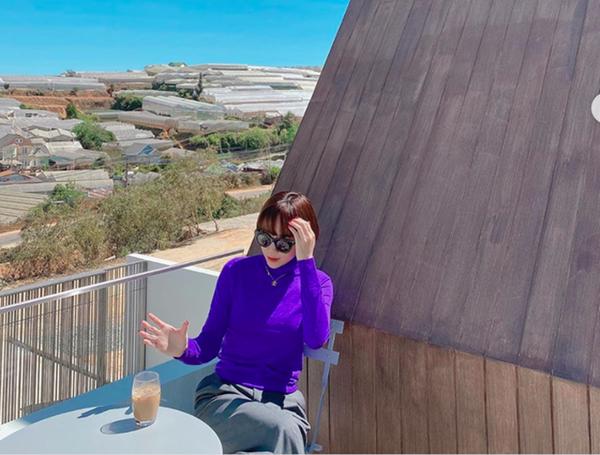 Biệt thự siêu chất của nữ ca sĩ bị chồng dìm hàng không thương tiếc-20