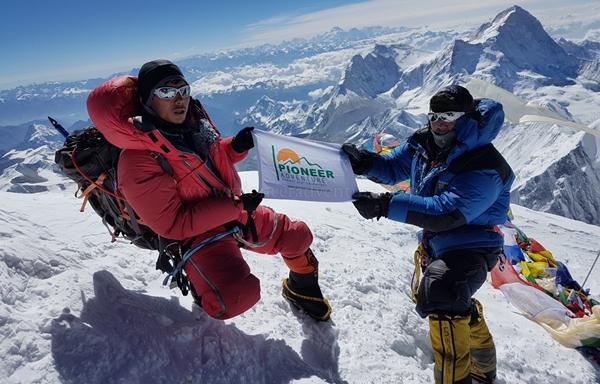 Chuyện ly kỳ về người đàn ông tưởng bỏ mạng trên đỉnh Everest-3