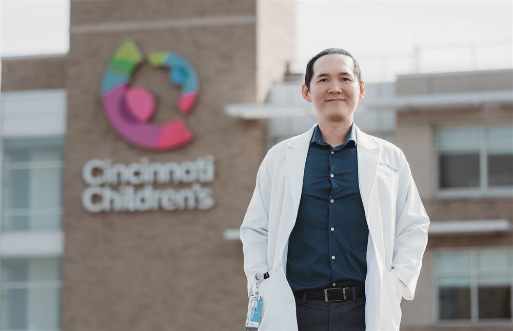 Từ chàng trai học trường làng, 8X Việt thành dược sĩ tại bệnh viện top 1 của Mỹ-2