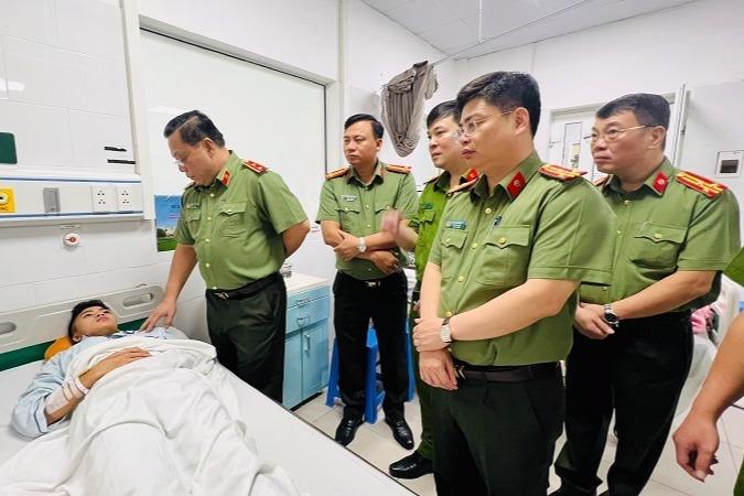 Hạ sĩ PCCC bị thương kể đêm sẵn sàng hy sinh cứu người trong chung cư mini-4