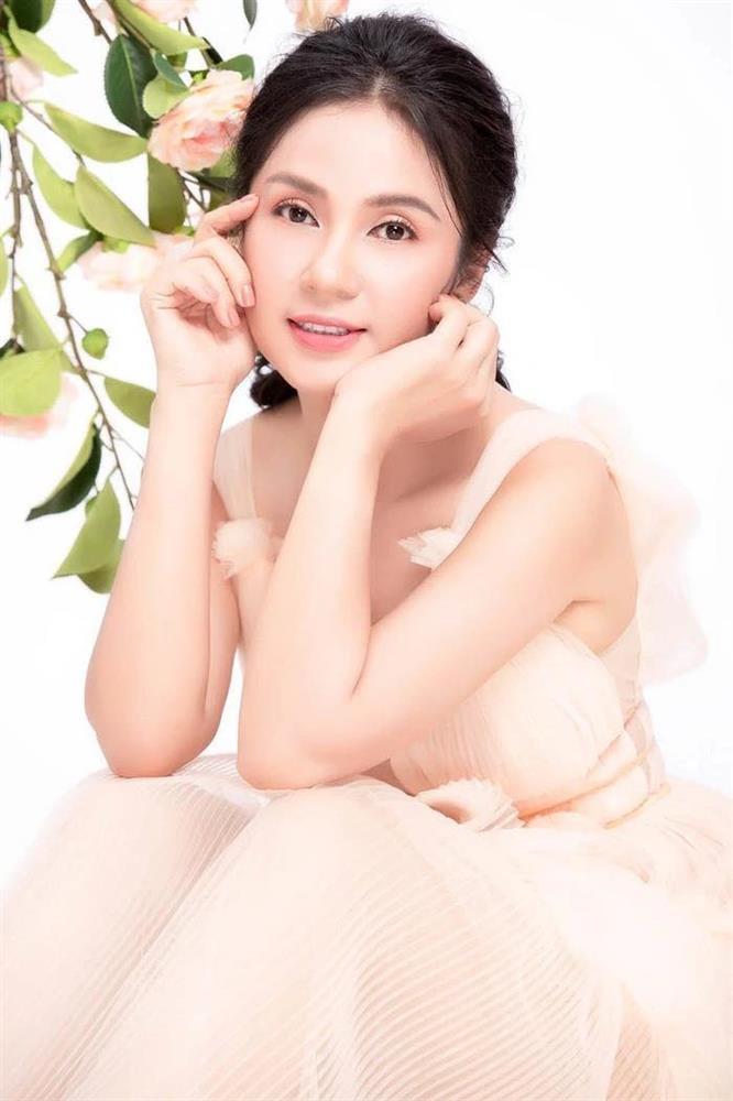 Nhìn lại nhan sắc Việt Trinh thuở mới vào nghề khiến nhiều người say đắm-1