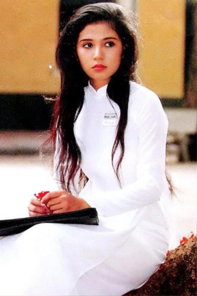 Nhìn lại nhan sắc Việt Trinh thuở mới vào nghề khiến nhiều người say đắm-4