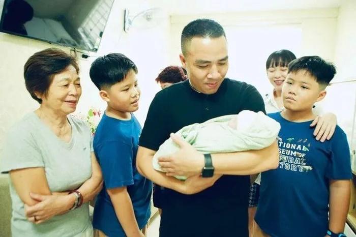 MC Chúng Tôi Là Chiến Sĩ sinh con thứ 3 ở tuổi 38-2
