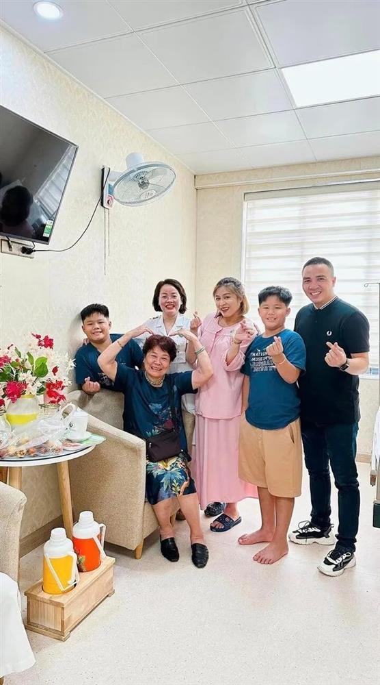 MC Chúng Tôi Là Chiến Sĩ sinh con thứ 3 ở tuổi 38-6