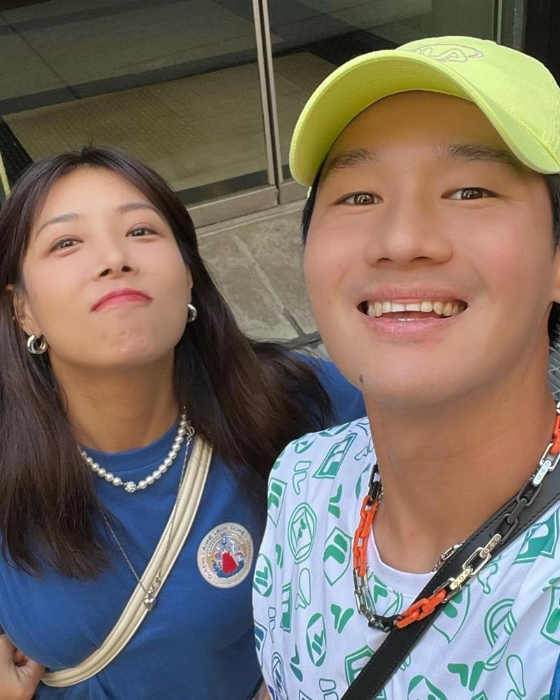 Fan đề nghị nữ ca sĩ Hàn chia tay thần đồng tennis đập nát vợt ở Asiad 19-2