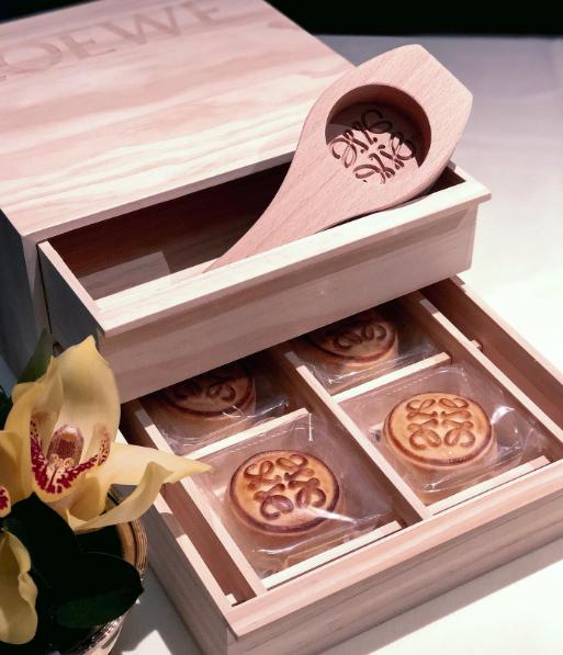 Tiết lộ 16 nguyên liệu làm nên chiếc bánh trung thu 22 triệu, đắt hơn cả bánh dát vàng-4