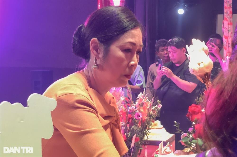 NSND Hồng Vân kiệt sức, ngất trong lễ giỗ Tổ nghề-1