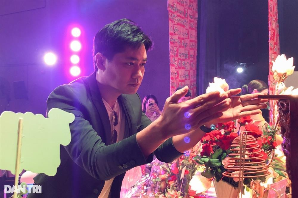 NSND Hồng Vân kiệt sức, ngất trong lễ giỗ Tổ nghề-2