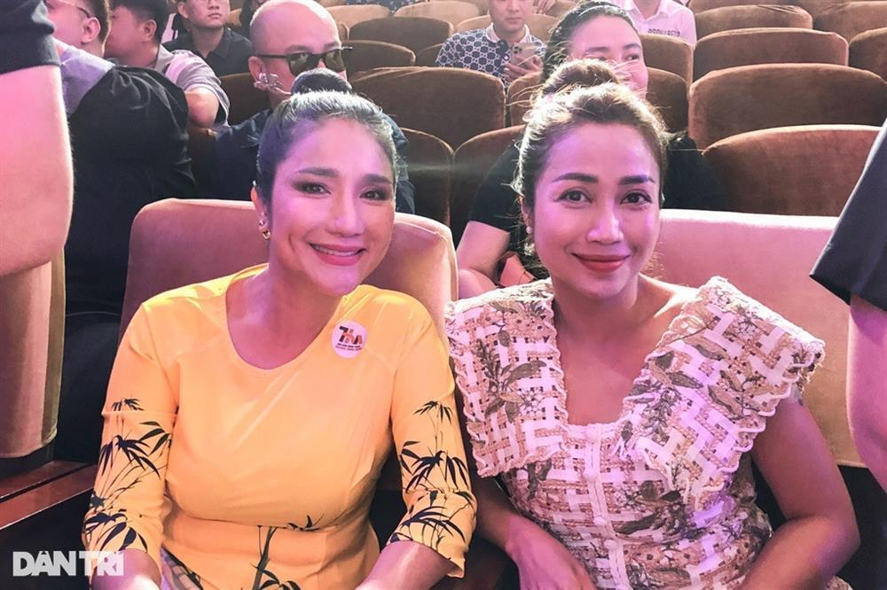 NSND Hồng Vân kiệt sức, ngất trong lễ giỗ Tổ nghề-4