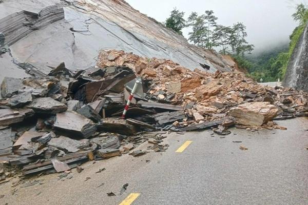 Hàng nghìn học sinh ở Nghệ An nghỉ học vì mưa lũ-4