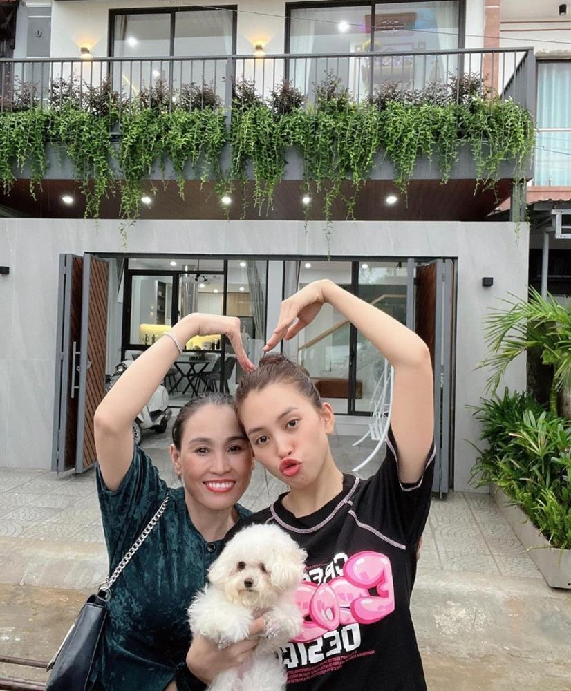 Nhà khang trang rộng rãi ở mặt phố của gia đình Hoa hậu Tiểu Vy-4