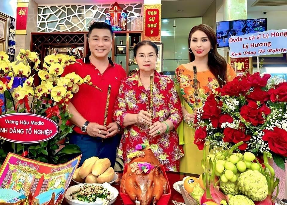 Giỗ Tổ sân khấu 2023: Hoài Lâm gặp lại cha nuôi Hoài Linh-13