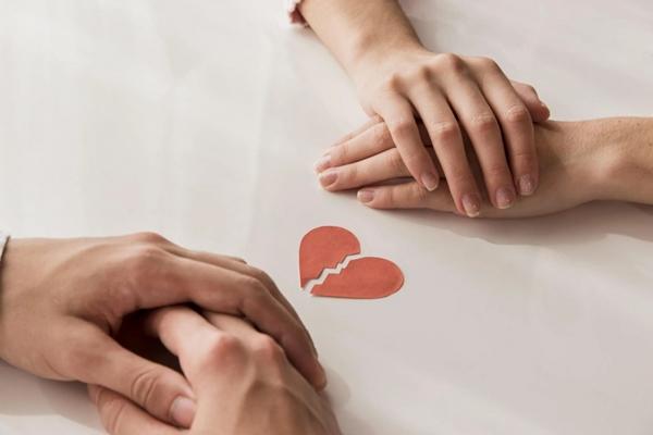 Có nên chia tay với người bạn trai kém tuổi?-1