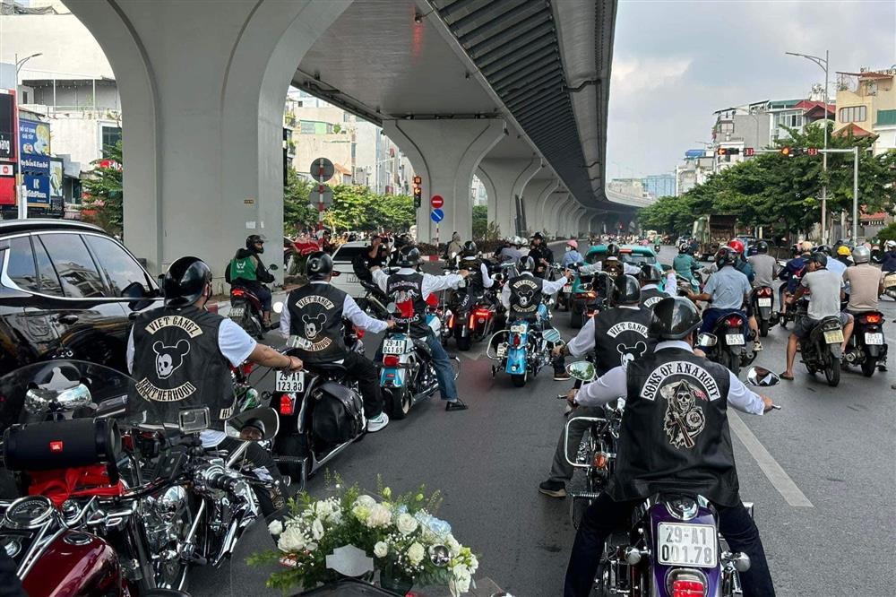 Chú rể chịu chơi rước dâu bằng dàn xe mô tô siêu ngầu 20 tỷ đồng-2