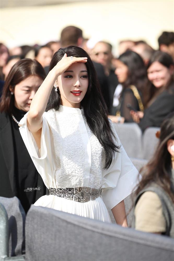 Ảnh không qua chỉnh sửa gây tranh luận giữa Jisoo (BlackPink) và Địch Lệ Nhiệt Ba-7