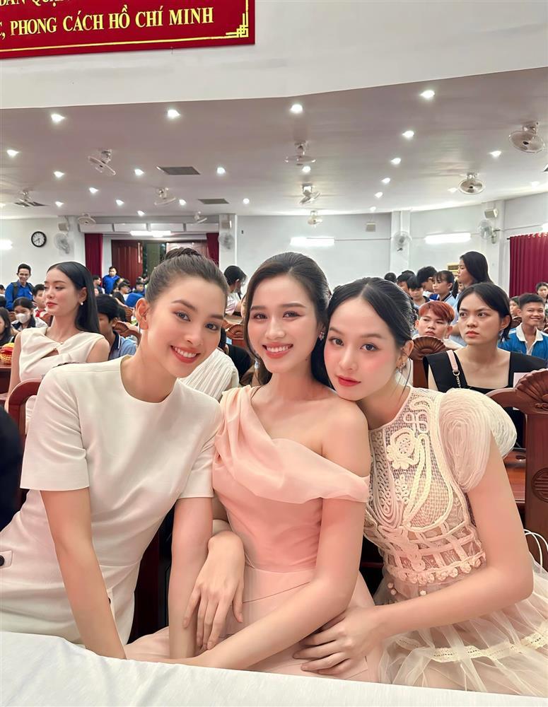Nhan sắc ba Hoa hậu Việt Nam trong cùng một khung hình-1