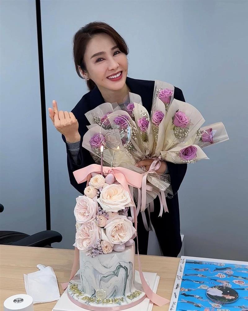 Lê Tư 52 tuổi nhưng được khen như 30-1