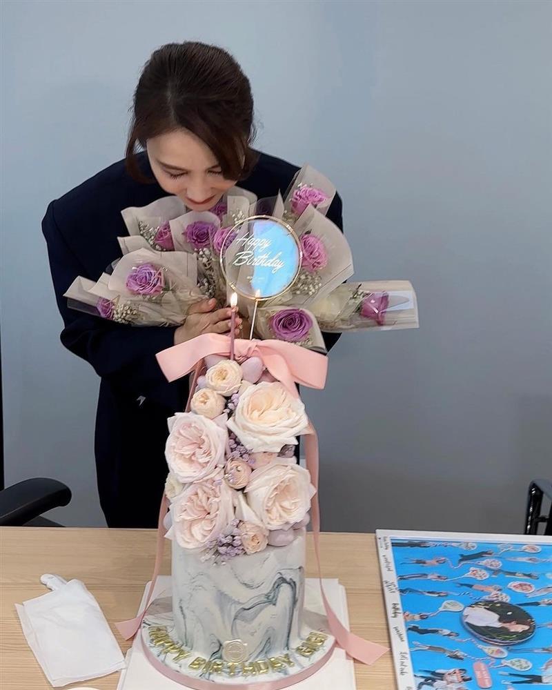 Lê Tư 52 tuổi nhưng được khen như 30-3