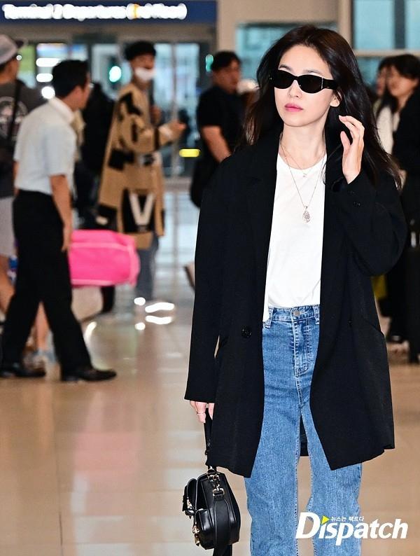 Song Hye Kyo biến sân bay thành sàn diễn thời trang-4