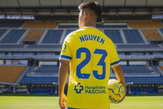 Tuyển thủ U23 Việt Nam Hoàng Vĩnh Nguyên sang Tây Ban Nha tập huấn là ai?