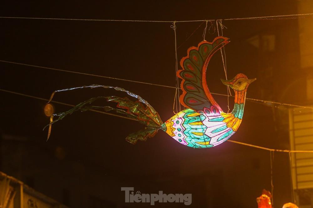Độc lạ đèn trung thu truyền thống lơ lửng trên những con phố cổ Hà Nội-10