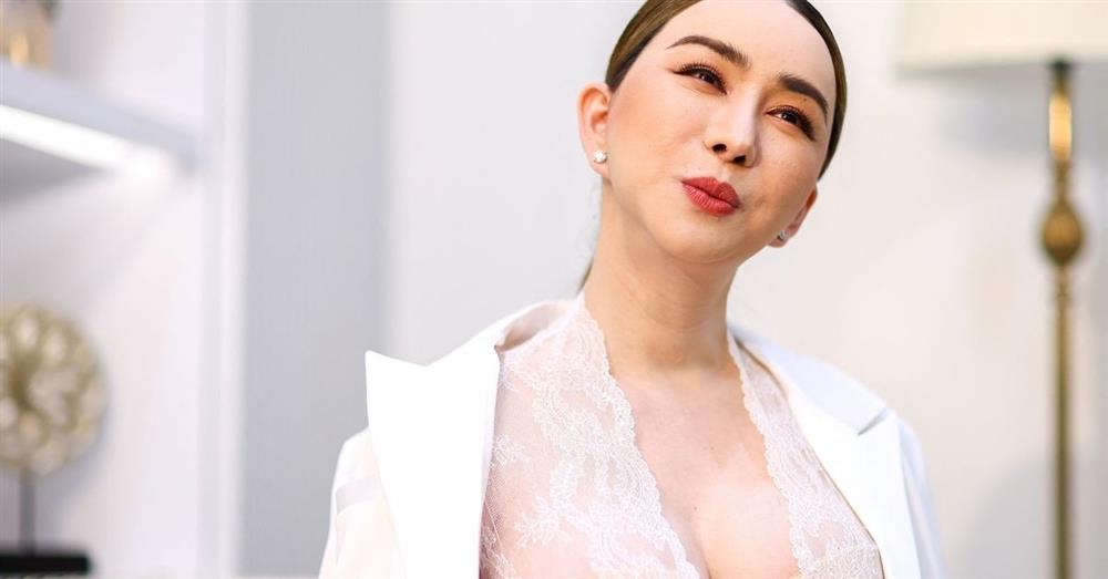 Nữ tỷ phú chuyển giới Hoa hậu Hoàn vũ bị kiện-1