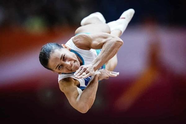 Có làn da nhăn nheo như cụ già, nữ người mẫu vẫn tự tin diện bikini-7