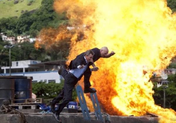 Hậu trường nguy hiểm suýt chết và những con số thú vị của Biệt Đội Đánh Thuê-2