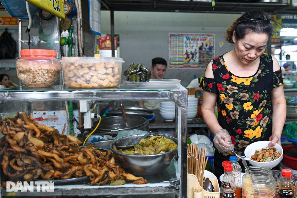 Hà Nội: Thiên đường ẩm thực dưới lòng đất, cầm 100.000 đồng ăn thả ga-2