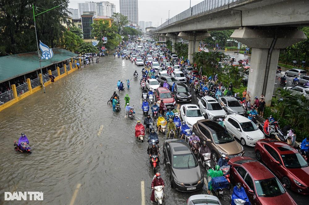 Một buổi sáng tê liệt ở Hà Nội-1