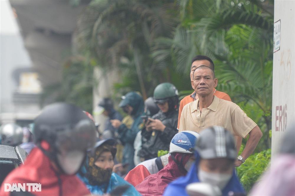 Một buổi sáng tê liệt ở Hà Nội-9