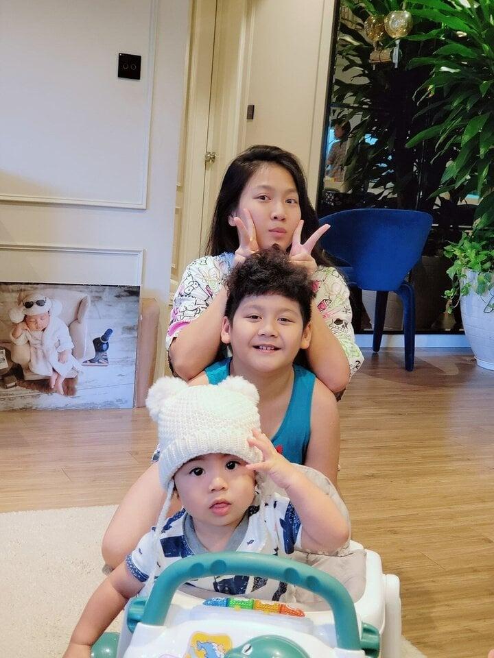 Vẻ đẹp tuổi trăng rằm của con gái diễn viên Mạnh Trường-4